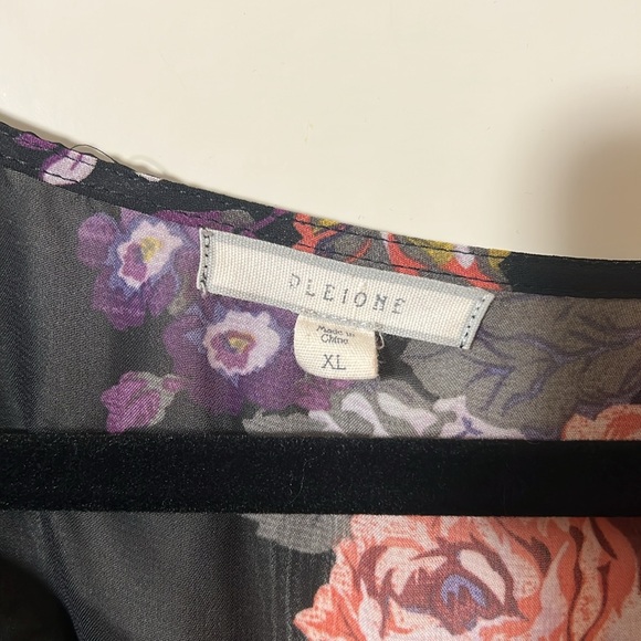 Pleione Women’s Floral Top - Picture 2 of 7